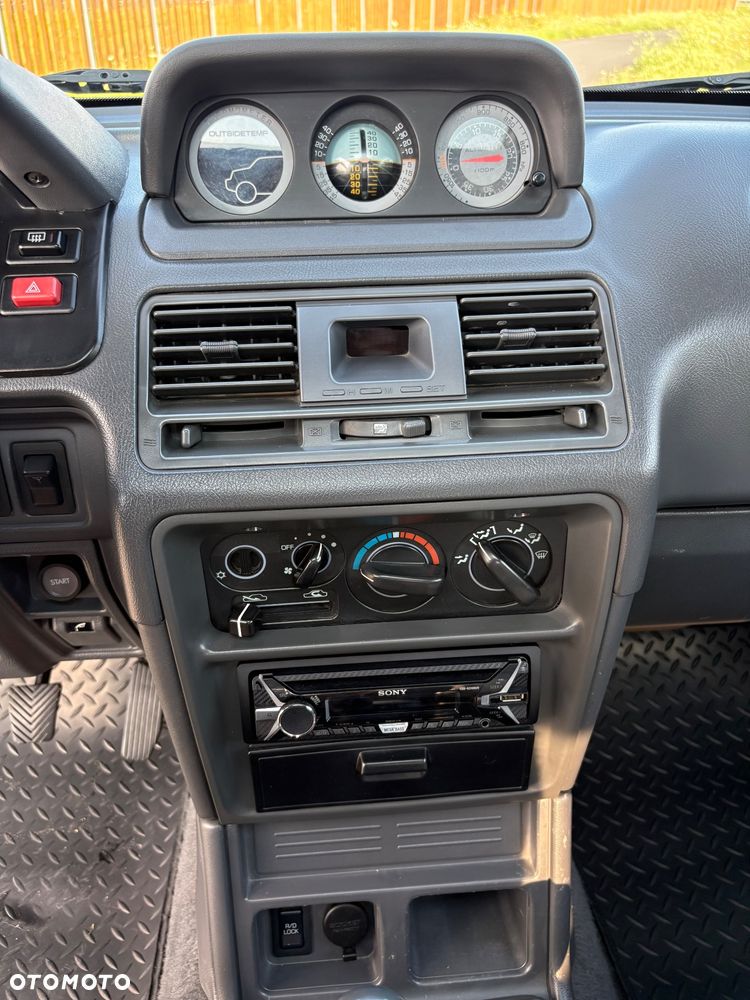 Mitsubishi Pajero - 31