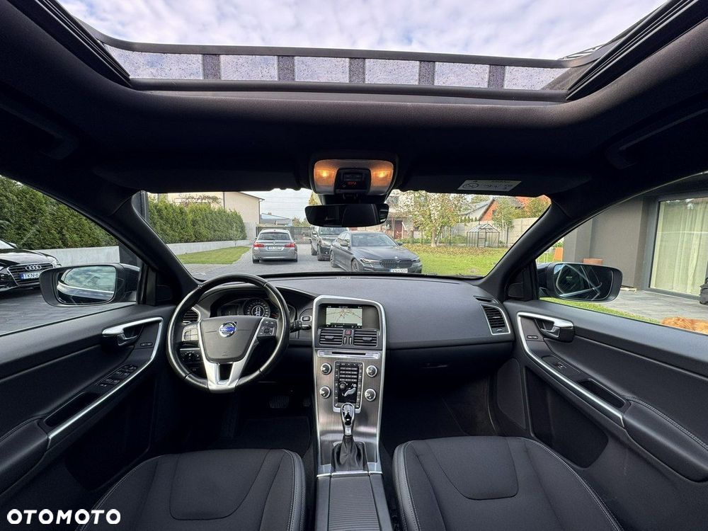 Volvo XC 60 D4 AWD Geartronic Momentum - 23