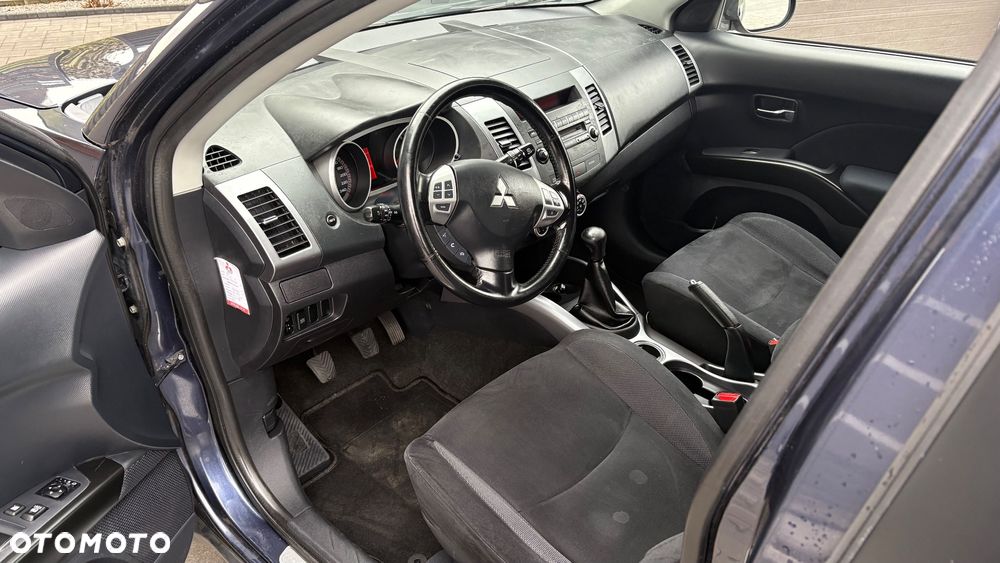 Mitsubishi Outlander 2.4 Intense - 10