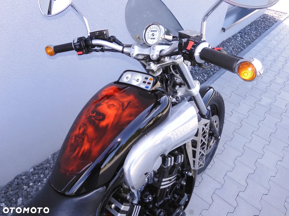 Yamaha V-MAX - 9