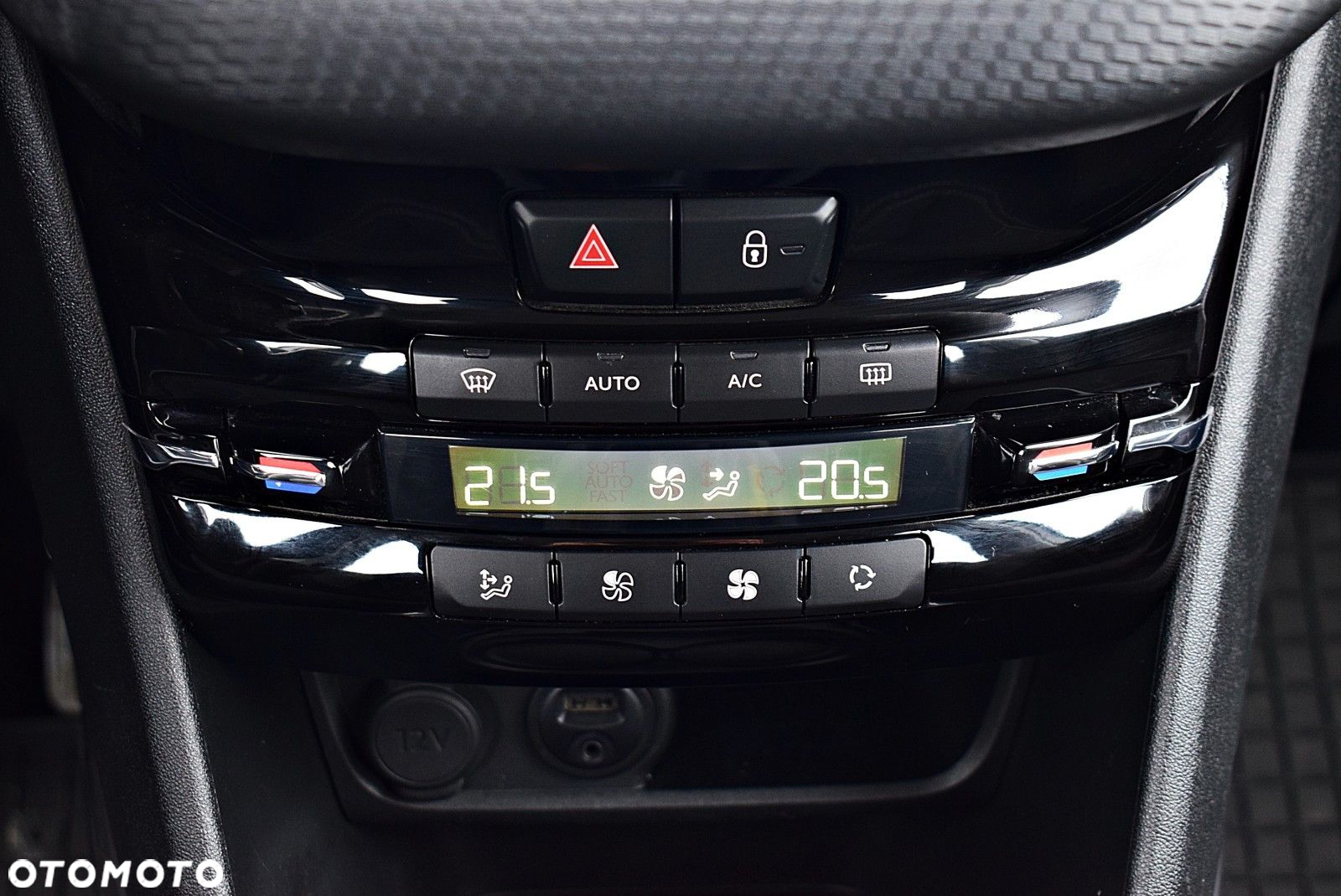 Peugeot 2008 - 21