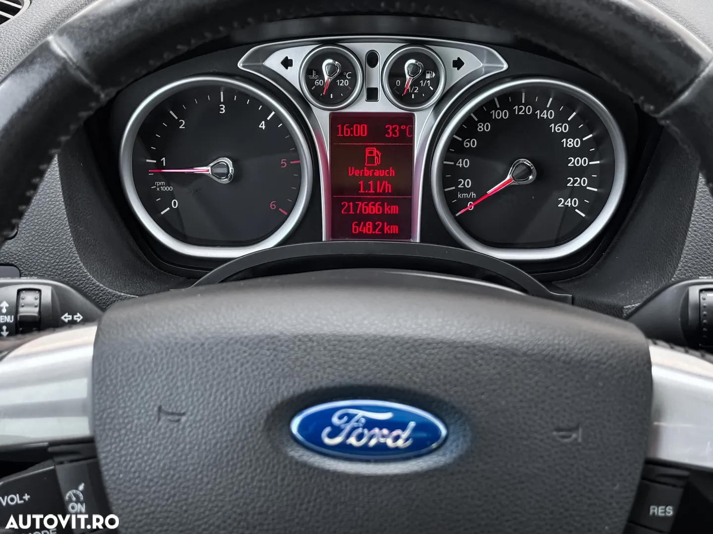 Ford Kuga - 12