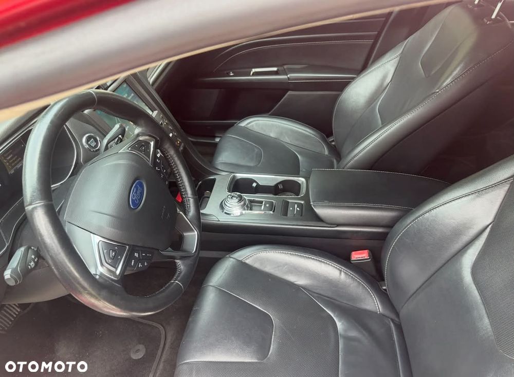 Ford Fusion - 12