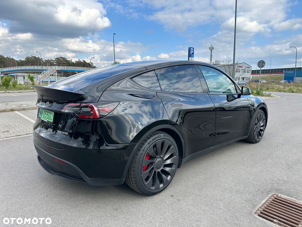 Tesla Model Y Performance AWD - 16