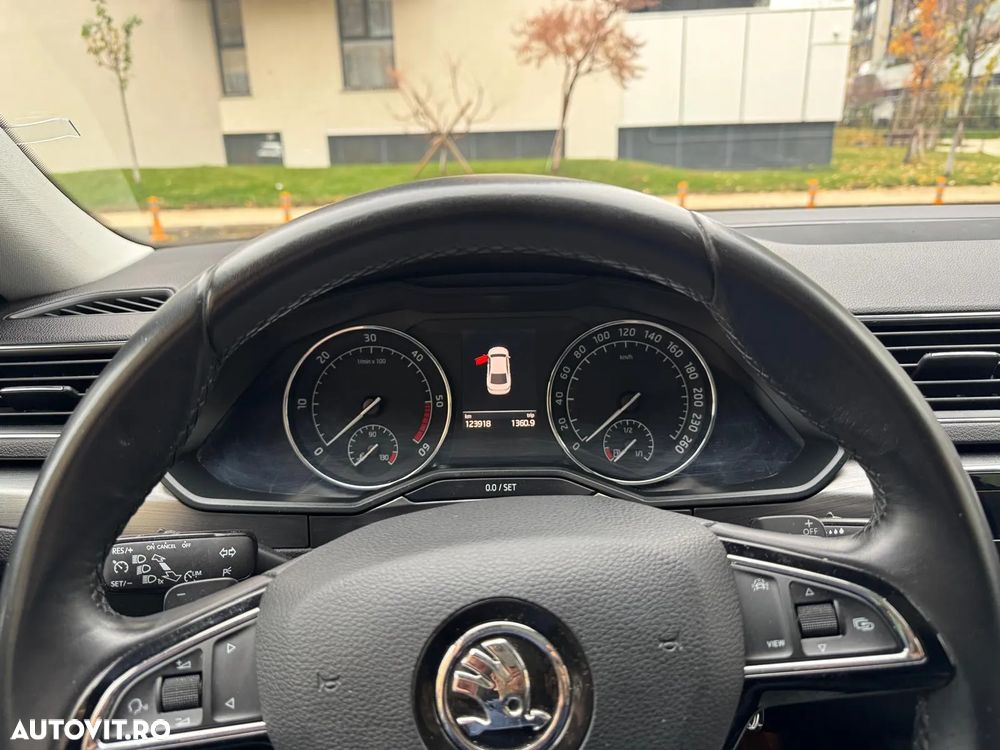 Skoda Superb 2.0 TDI DSG 4X4 Style - 6