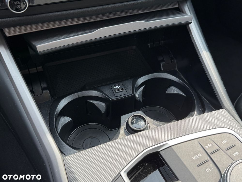 BMW Seria 3 318d - 21