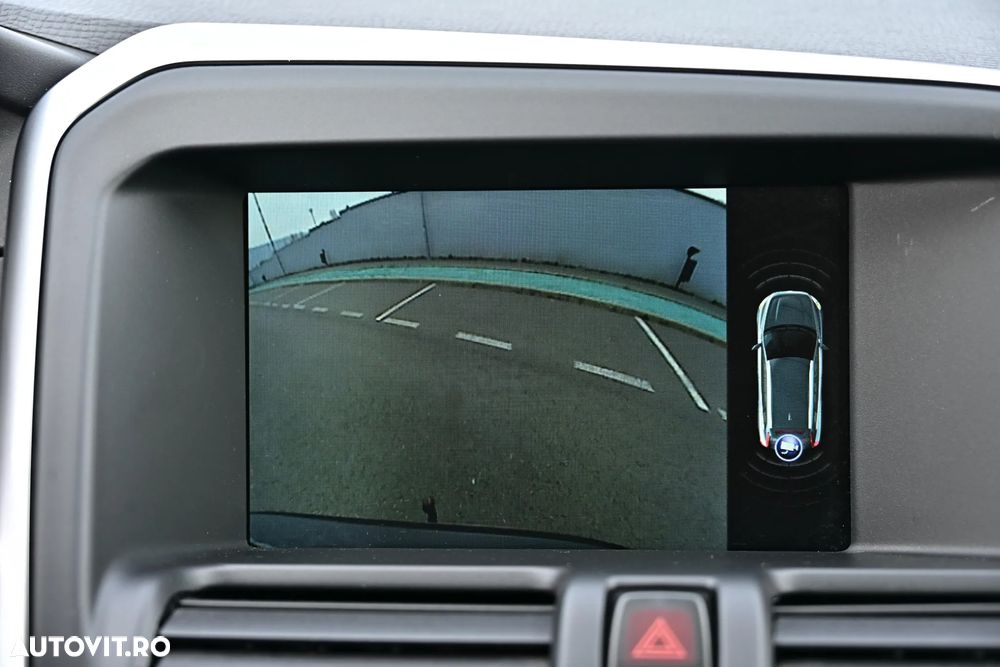 Volvo XC 60 D5 AWD Geartronic Summum - 19