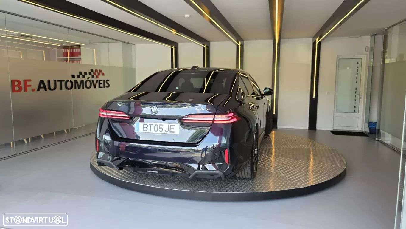 BMW 530 e Pack Desportivo M Pro - 17