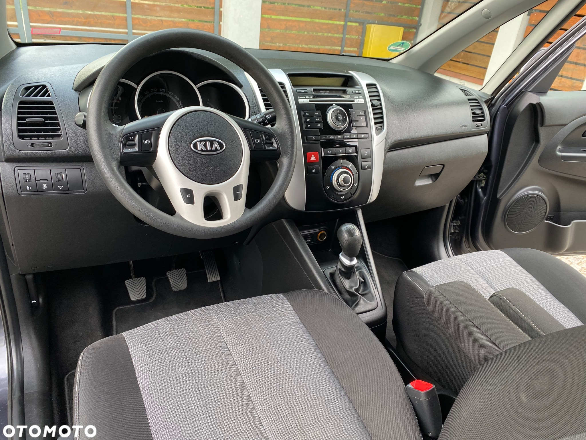 Kia Venga - 25