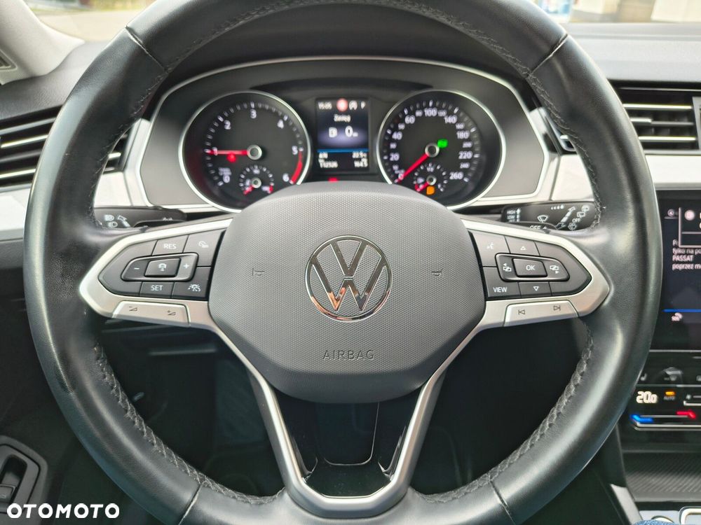 Volkswagen Passat - 16