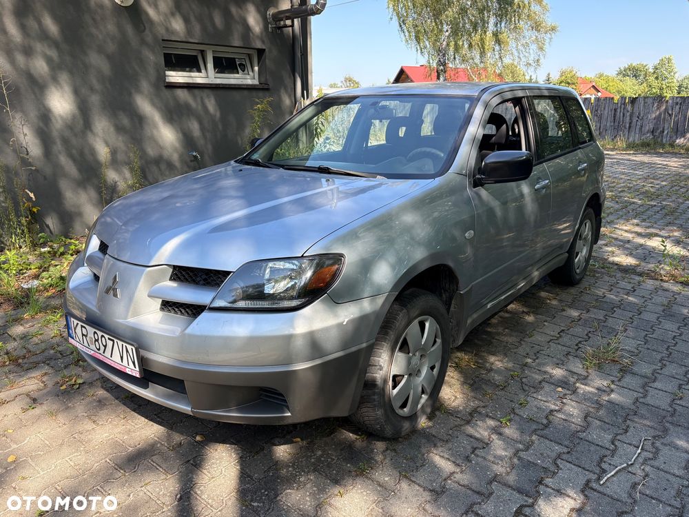 Mitsubishi Outlander - 1