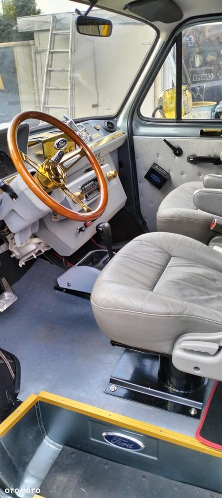 Ford Transit - 12