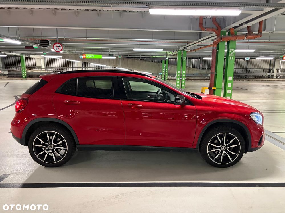 Mercedes-Benz GLA 200 7G-DCT Urban - 8