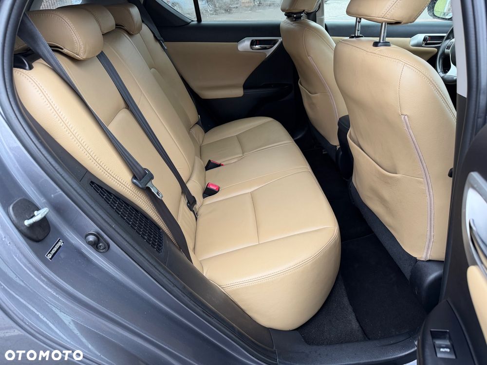 Lexus CT 200h Prestige - 20