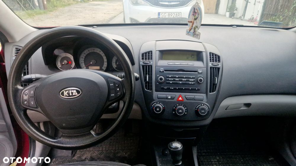 Kia Ceed 2007 photo 4