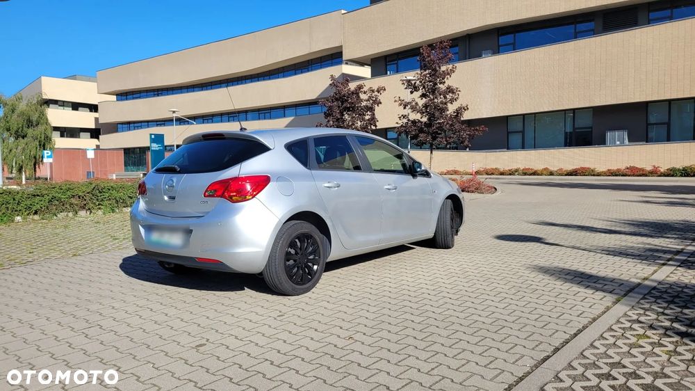 Opel Astra 1.7 CDTI Cosmo - 4