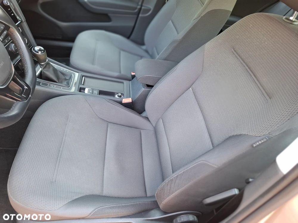 Volkswagen Golf 1.0 TSI BlueMotion Comfortline - 23