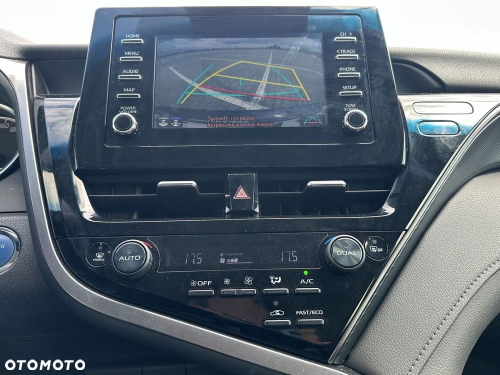 Toyota Camry 2.5 Hybrid Comfort CVT - 21