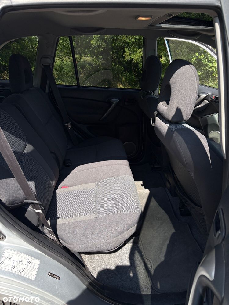 Toyota RAV4 2.4 VVT-i Sport - 16