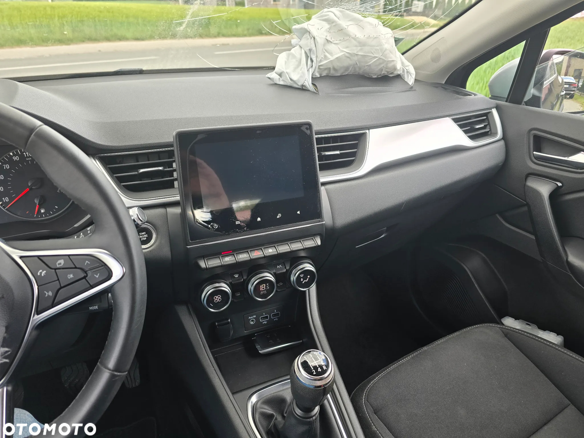 Renault Captur TCe 100 INTENS - 16