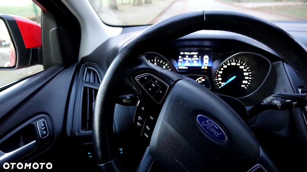 Ford Focus SW - 12