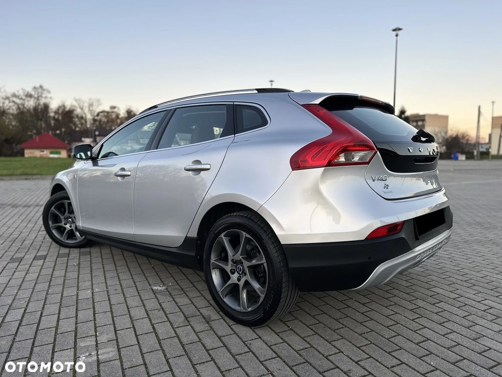 Volvo V40 Cross Country D2 Drive-E Ocean Race - 3