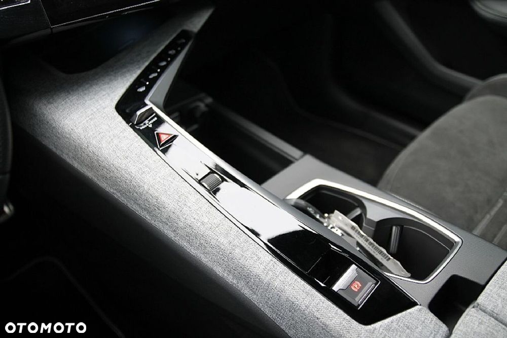 Peugeot 3008 1.2 PureTech mHEV GT S&S e-DCS6 - 30