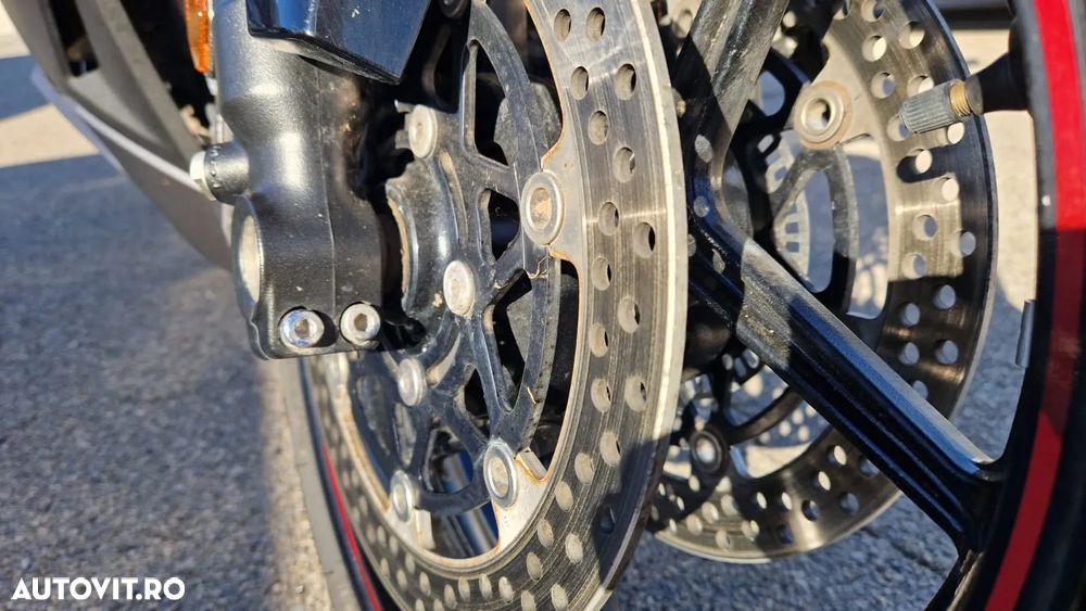 Kawasaki 1000SX - 13