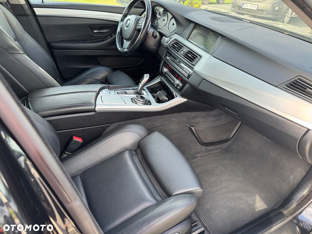 BMW Seria 5 520d - 25