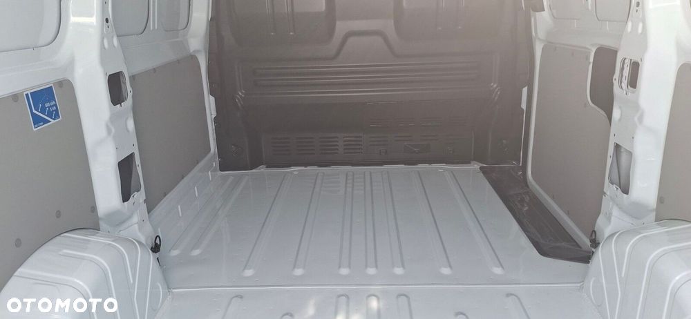 Volkswagen Transporter - 22