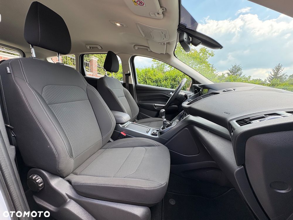 Ford Kuga 1.5 EcoBoost 2x4 Titanium - 13