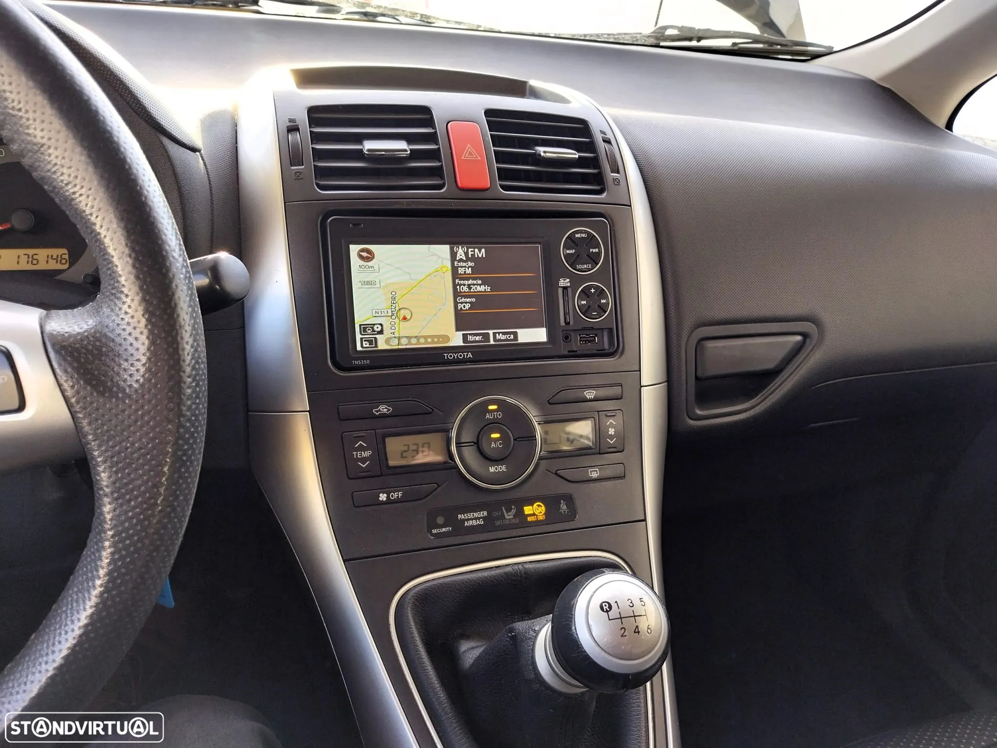 Toyota Auris 1.4 D-4D Comfort+Navi - 14