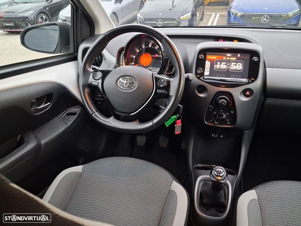 Toyota Aygo 1.0 X-Play - 17