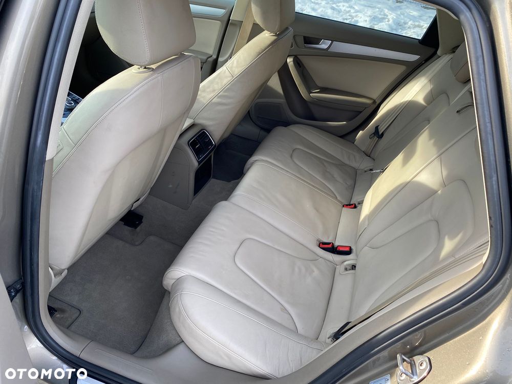 Audi A4 Avant 2.0 TDI DPF Ambition - 12