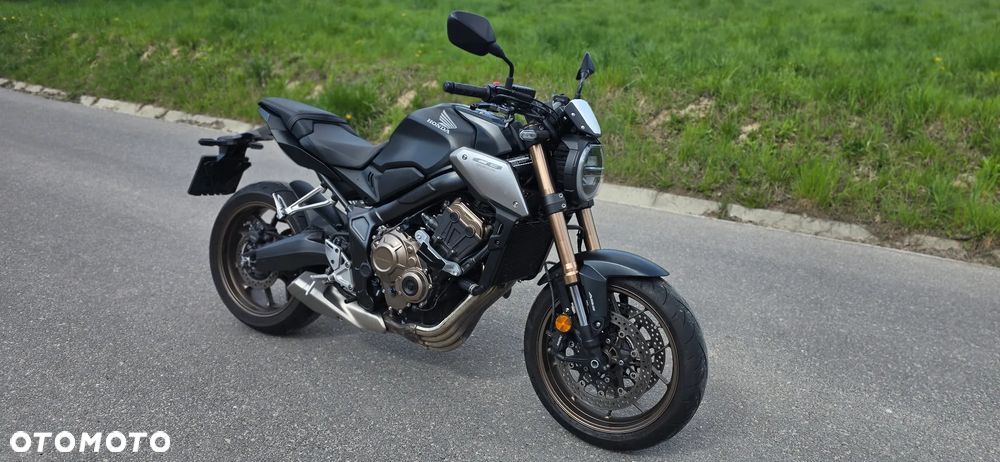 Honda CB - 1