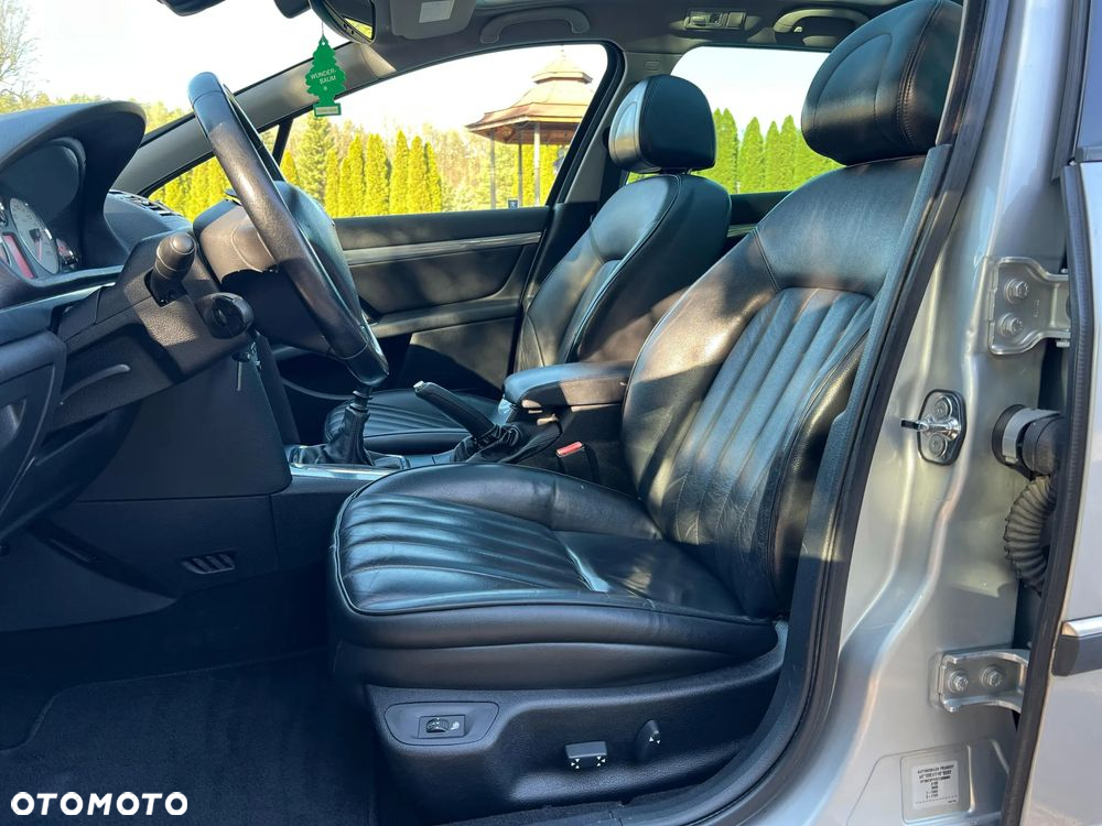 Peugeot 407 2.2 Intense - 29