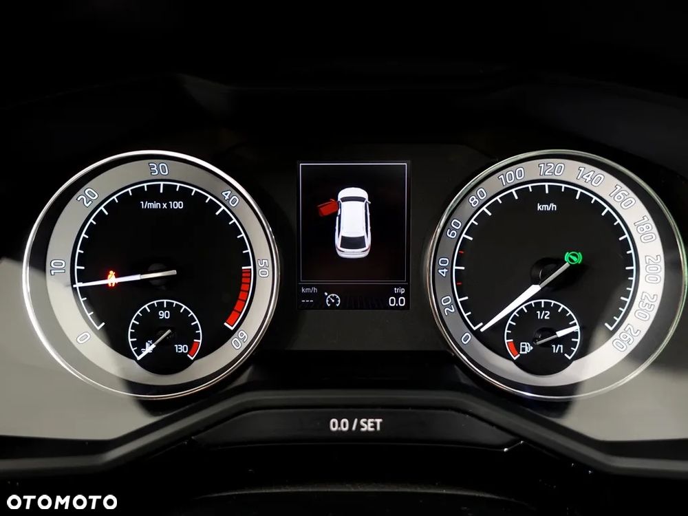 Skoda Superb 2.0 TDI SCR L&K DSG - 17