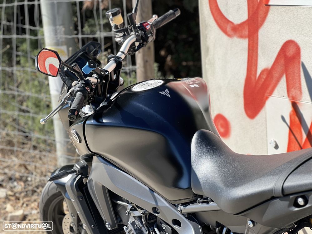 Yamaha MT-09 - 2