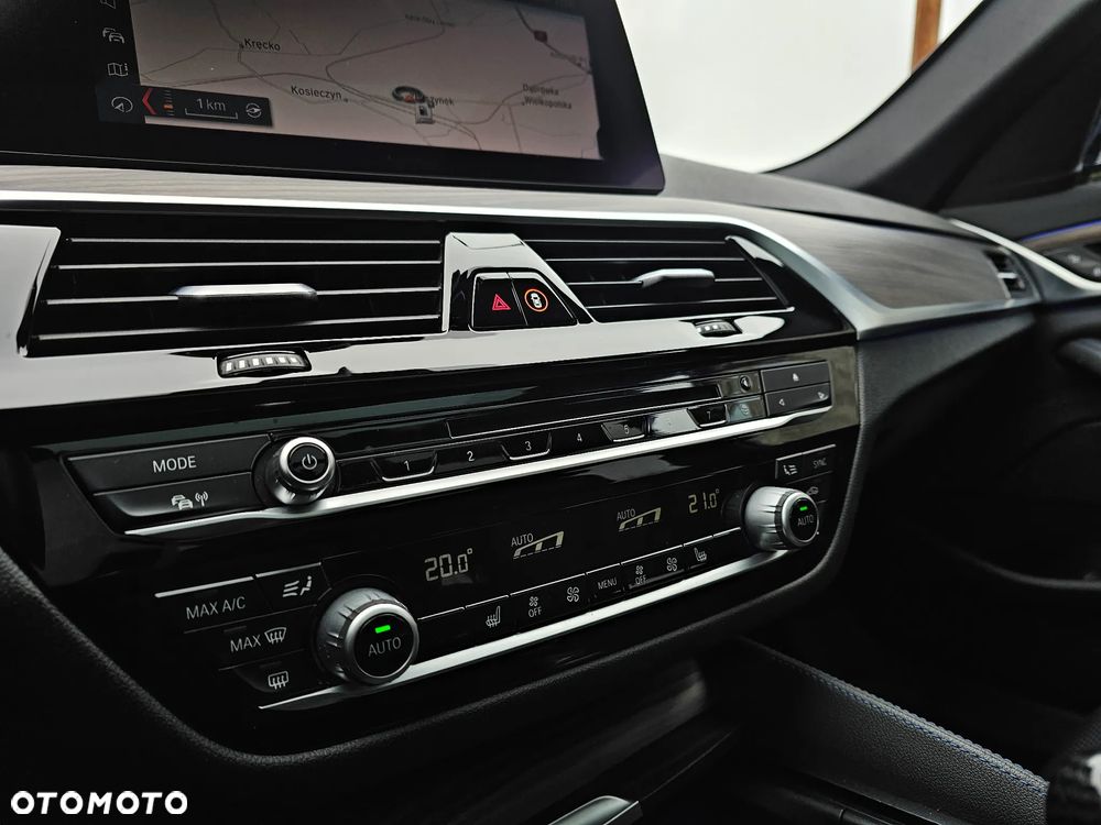 BMW Seria 5 520d M Sport - 14