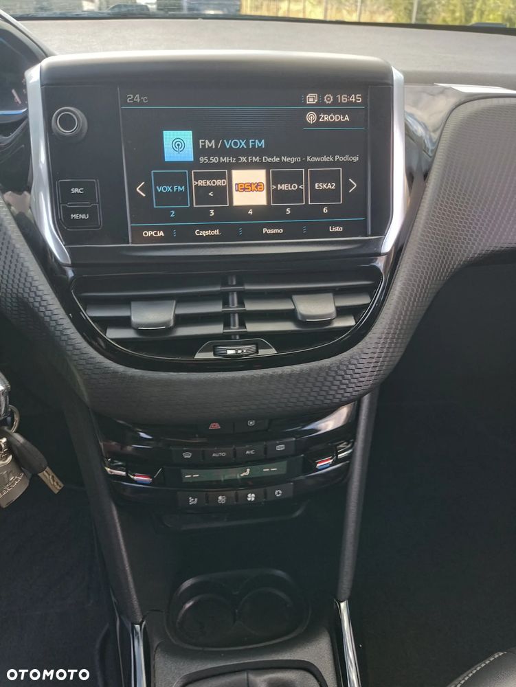 Peugeot 2008 1.6 BlueHDi Allure - 13