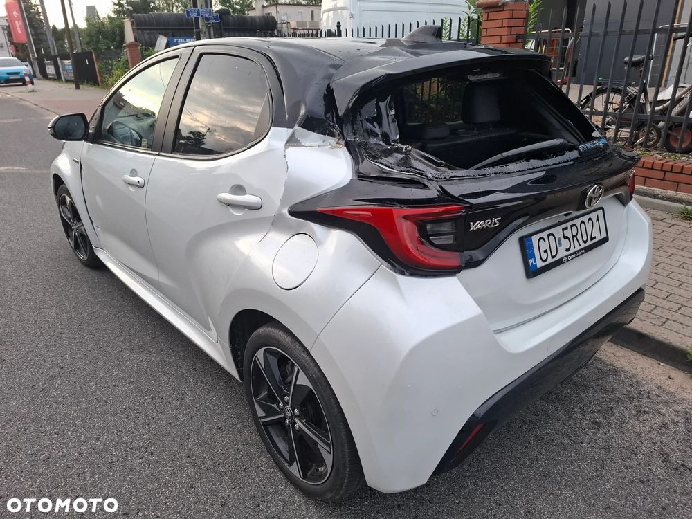 Toyota Yaris - 10