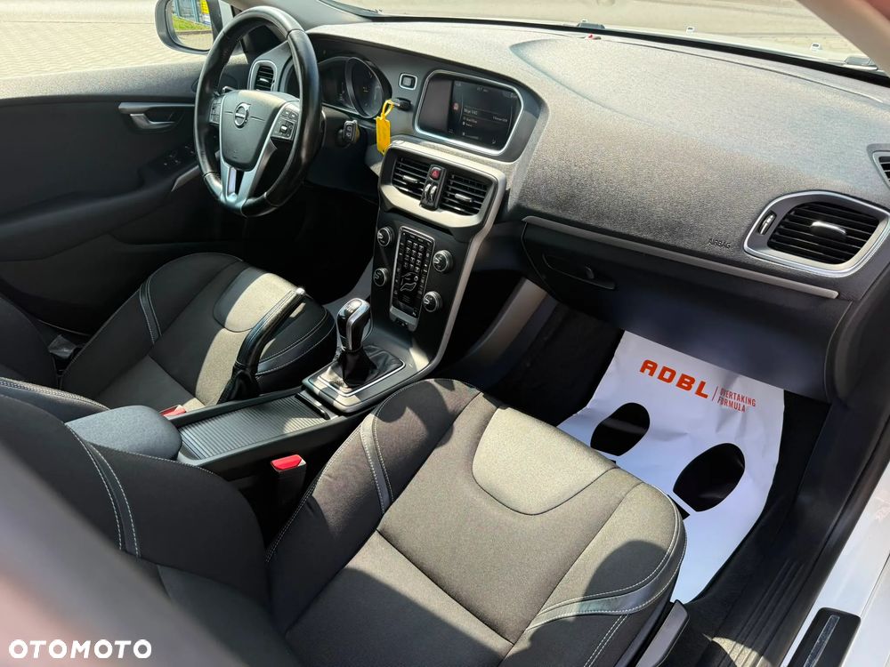Volvo V40 D2 Momentum - 6