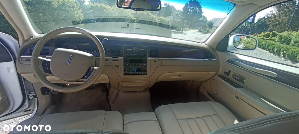 Lincoln Town Car 4.6 Signature - 10