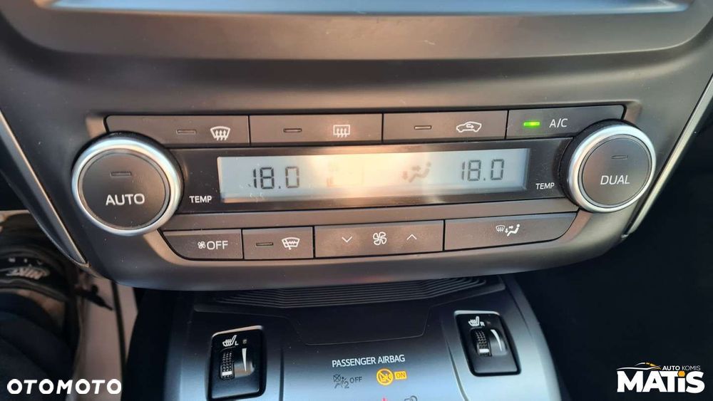Toyota Avensis - 21