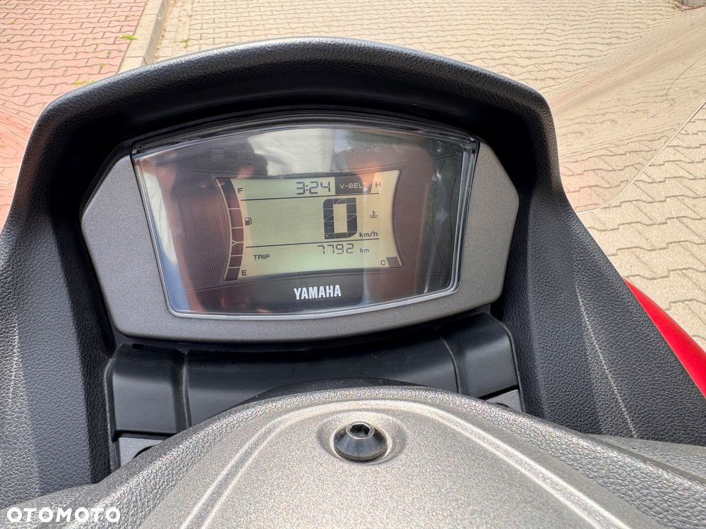Yamaha NMAX - 4
