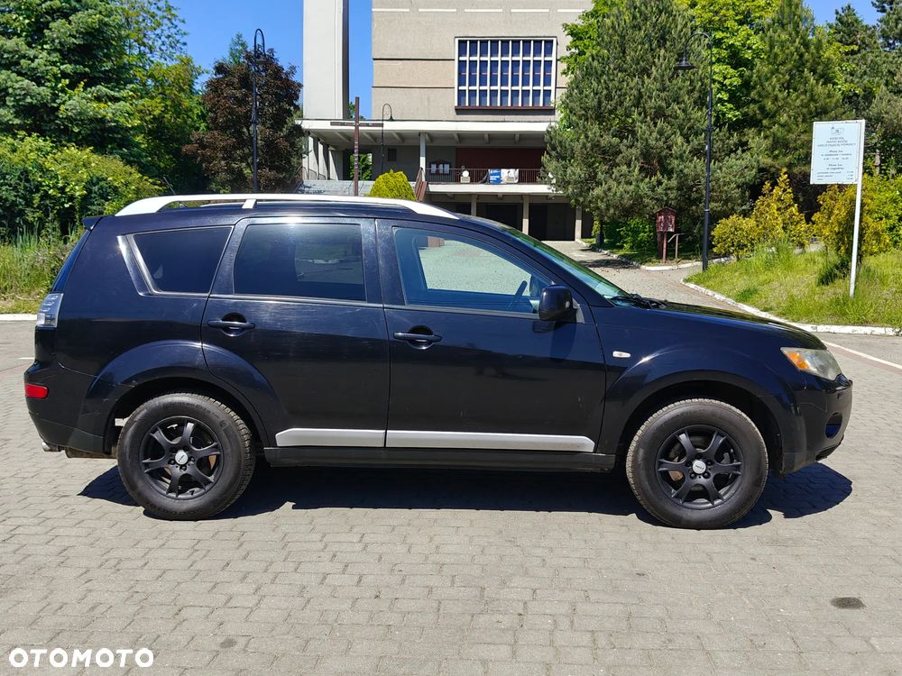 Mitsubishi Outlander 2.0 DI-D 4WD Intense - 2