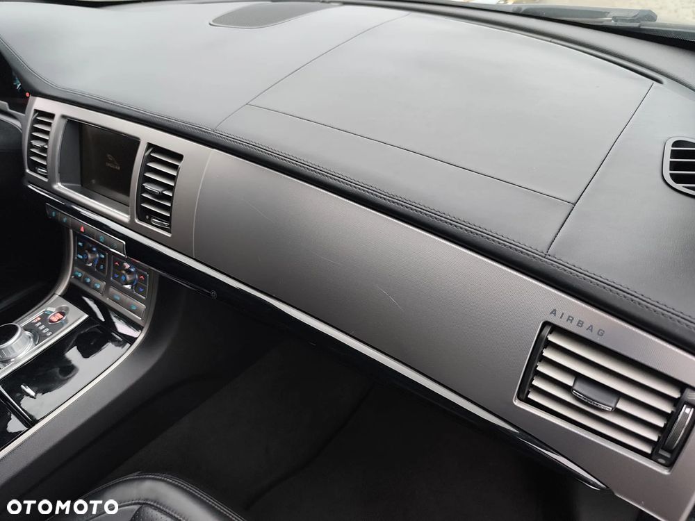 Jaguar XF 3.0 V6 D S Portfolio - 17