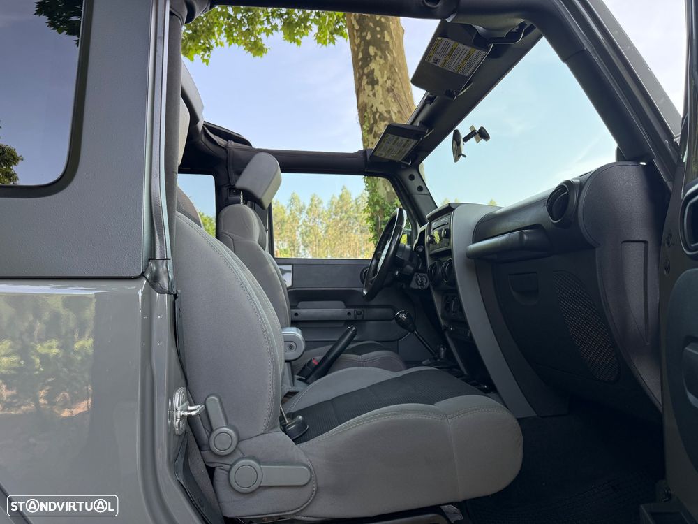 Jeep Wrangler 2.8 CRD DPF Sport - 19