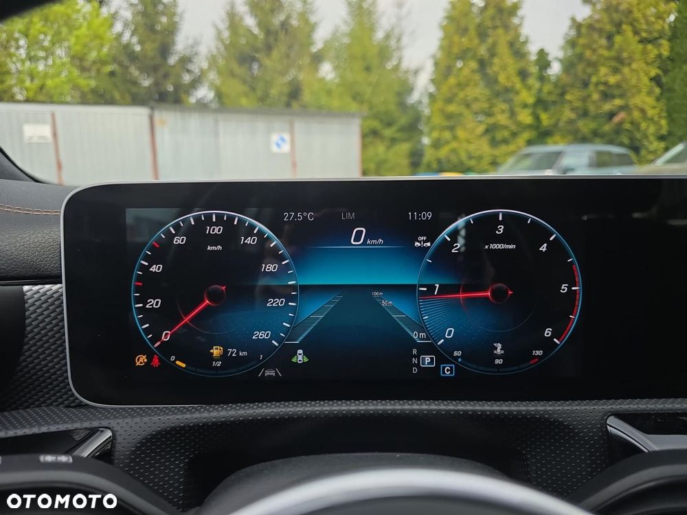 Mercedes-Benz CLA - 12