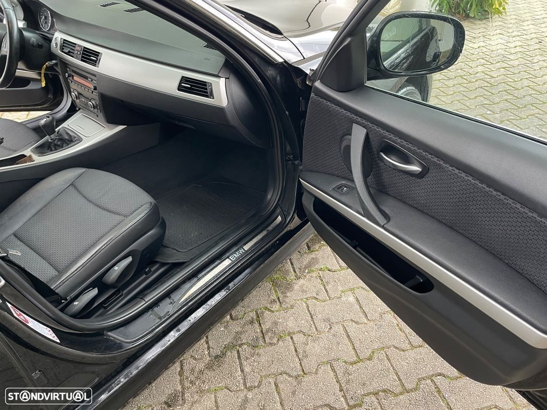 BMW 2000 - 18